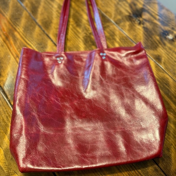 FOXY FIX Urban Chic Shiny Red Leather Tote Bag - Picture 2 of 11